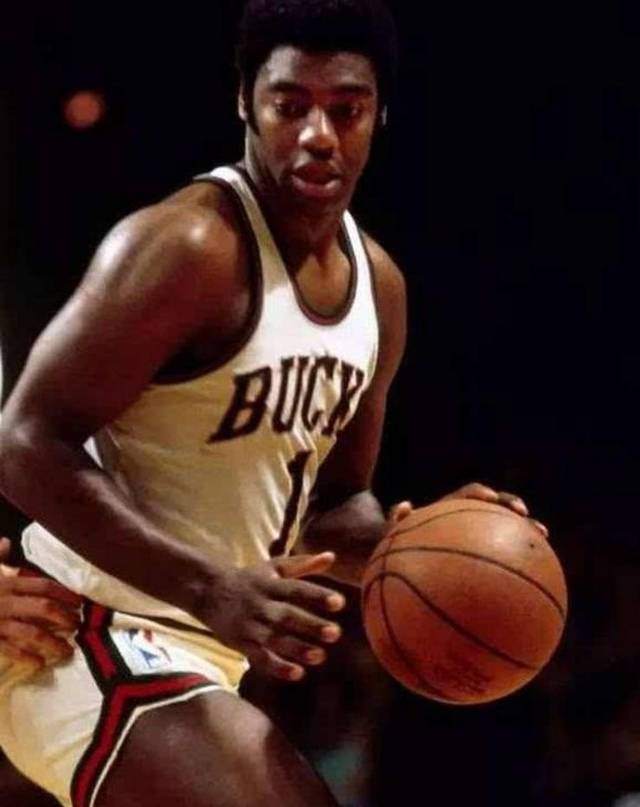 表现仍是比 表现仍是比